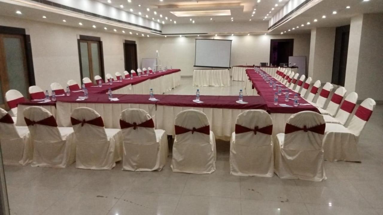 Shelter Hotel Lucknow Exterior foto